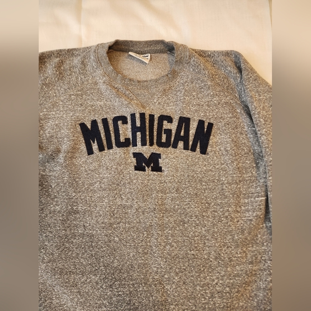 Men's Champion Crew Neck Michigan Sweatshirt Size Large - Picture 3 of 11